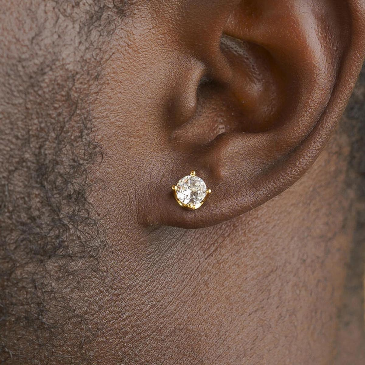 Round Cut Diamond Stud Earring in Gold by Gold Gods